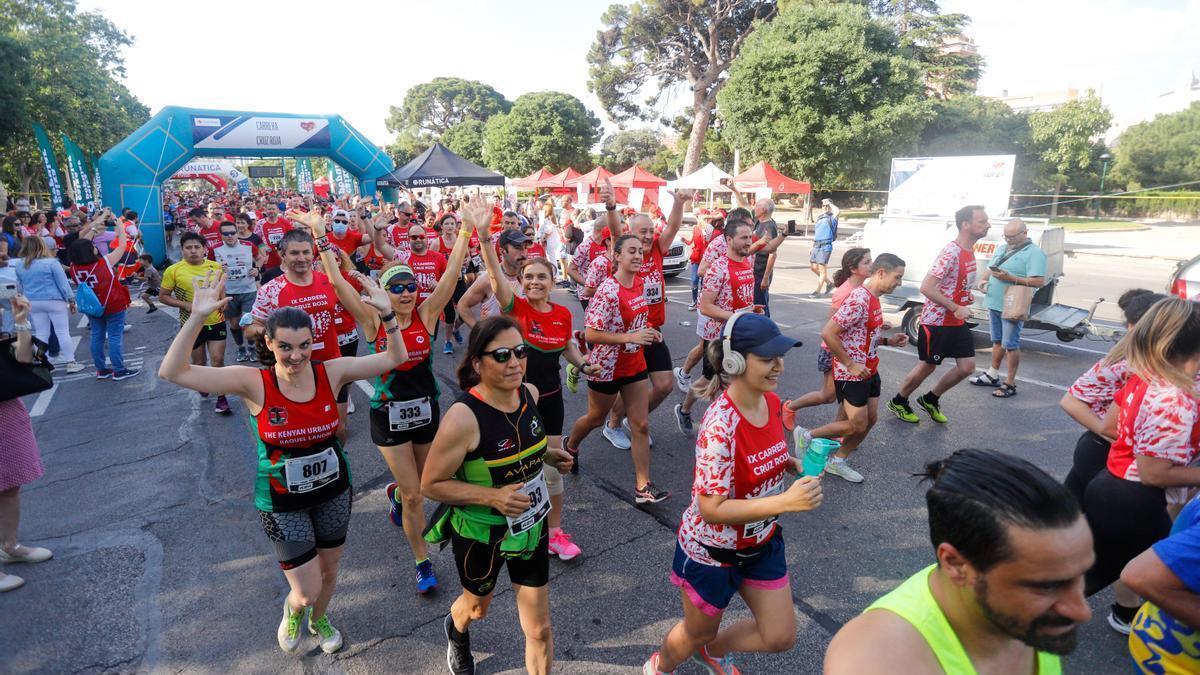 Corredoras en la Carrera de Cruz Roja València, con más mujeres que hombres entre los participantes