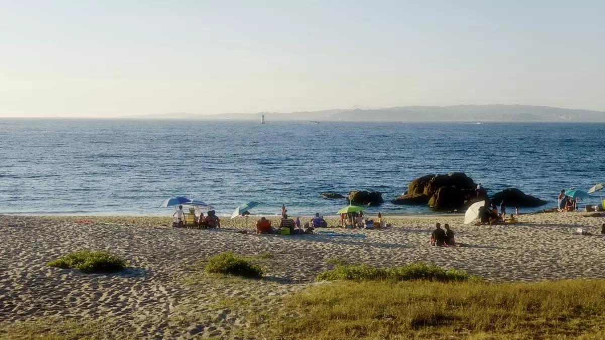Ni Rodas ni Samil: un portugués en Galicia descubre la playa con el agua más «caliente y cristalina» cerca de Vigo