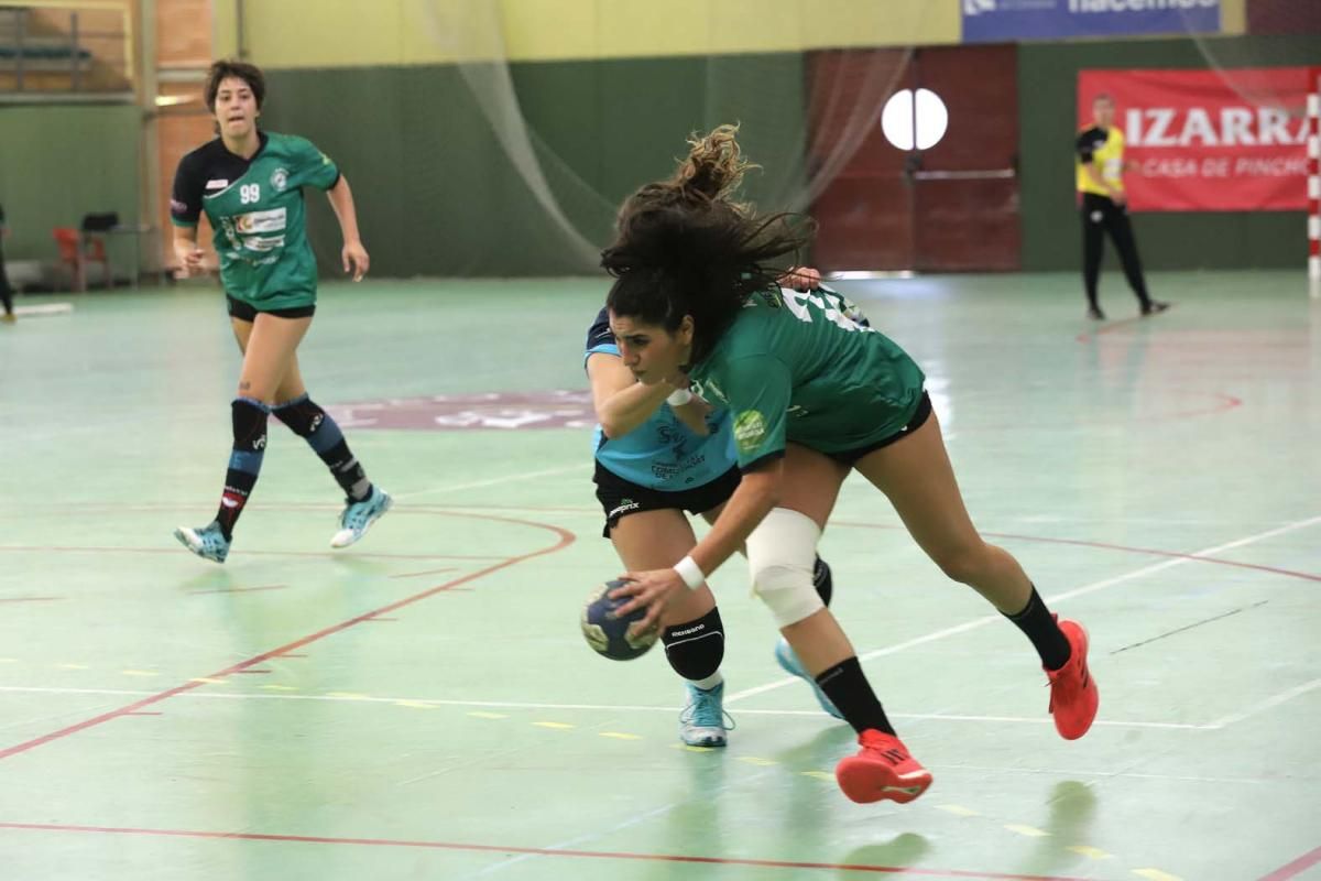 Las imágenes del Adesal-Morvedre de balonmano femenino en La Fuensanta