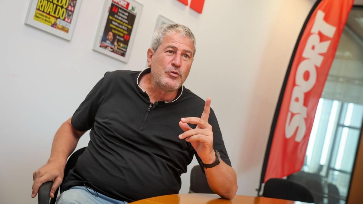 Manolo Márquez, símbolo del fútbol catalán y exentrenador de Las Palmas, durante una charla en SPORT