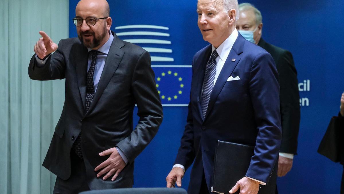 El president dels Estats Units, Joe Biden, i el president del Consell Europeu, Charles Michel, en una cimera