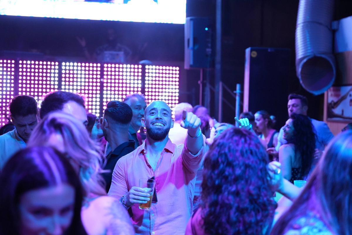 El ambiente del último viernes de la Feria de San Juan de Badajoz: encuéntrate en las fotos