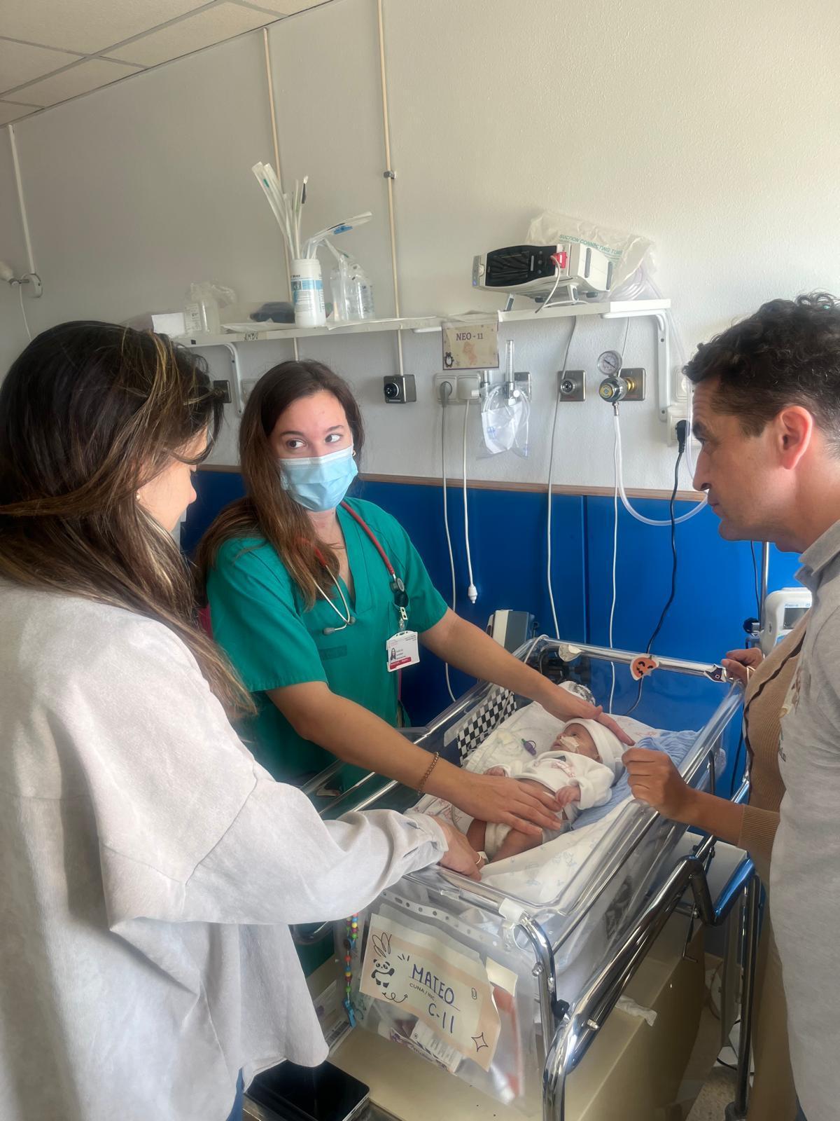 Mateo precisó cuidados especiales en las primeras semanas tras el parto