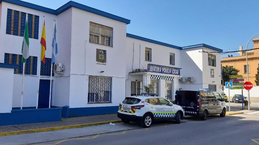 Arrestado en La Línea a un hombre por apuñalar a un taxista en el cuello para robarle