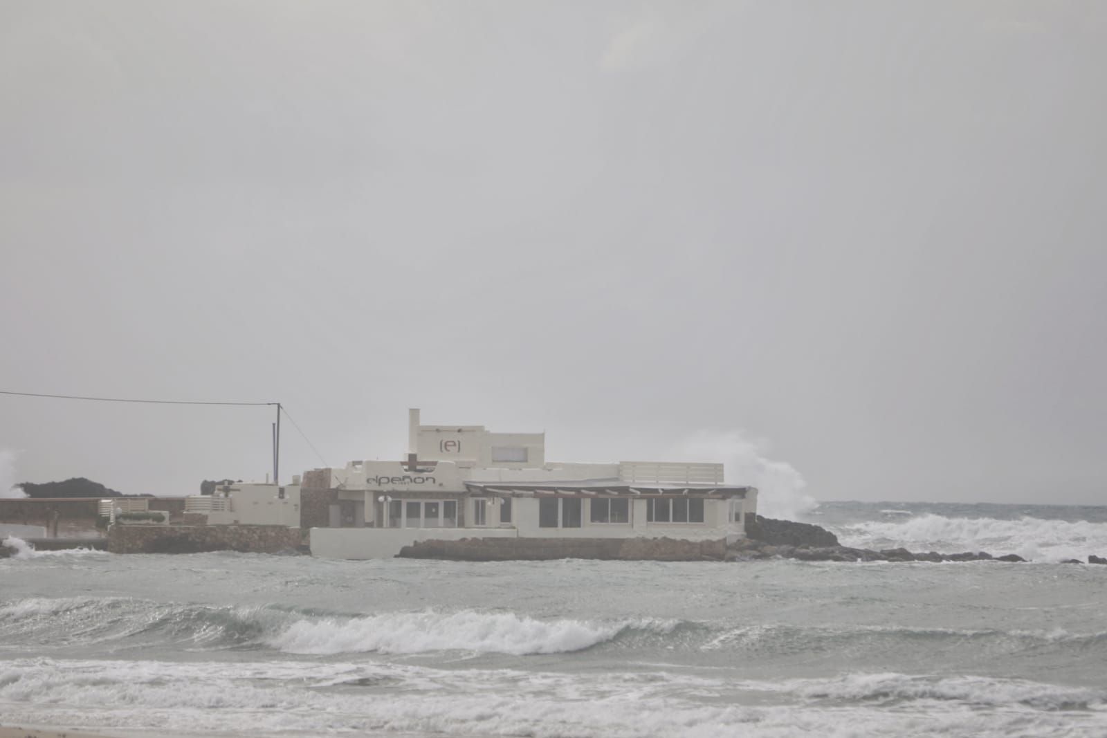 Baleares, en aviso naranja este miércoles por viento, tormentas y oleaje