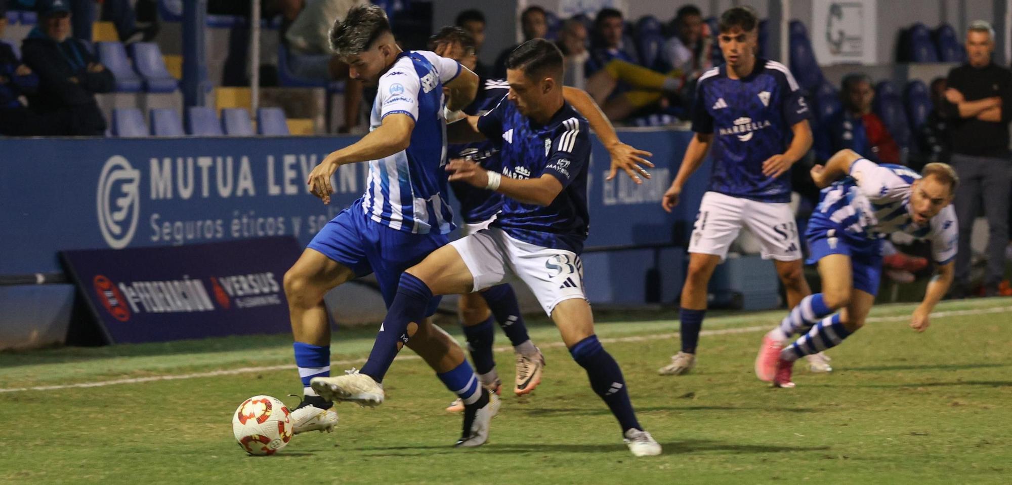 El Alcoyano vuela empujado por la afición