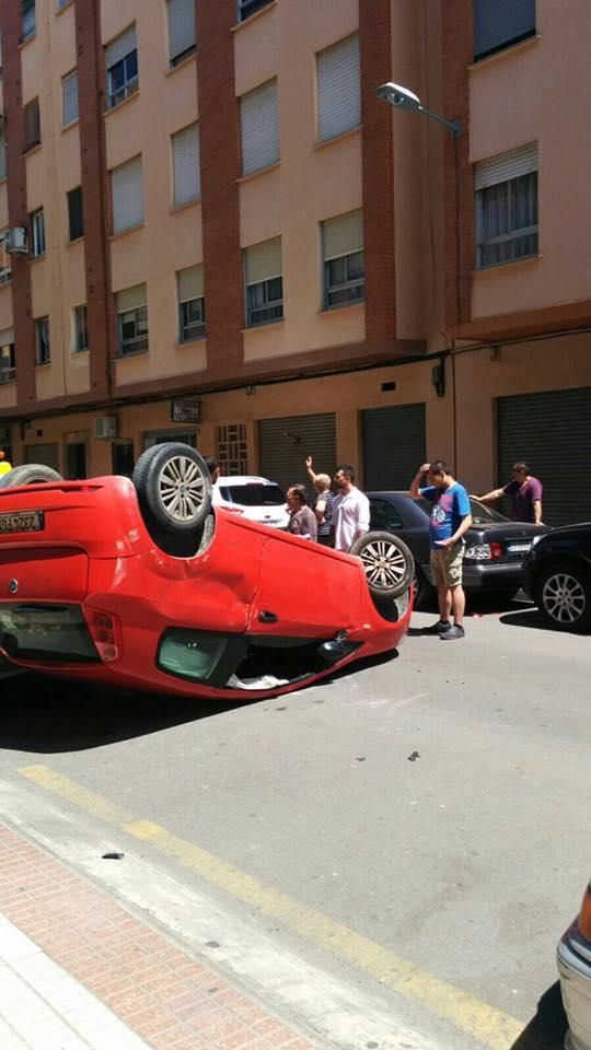 Aparatoso accidente de tráfico en Castellón