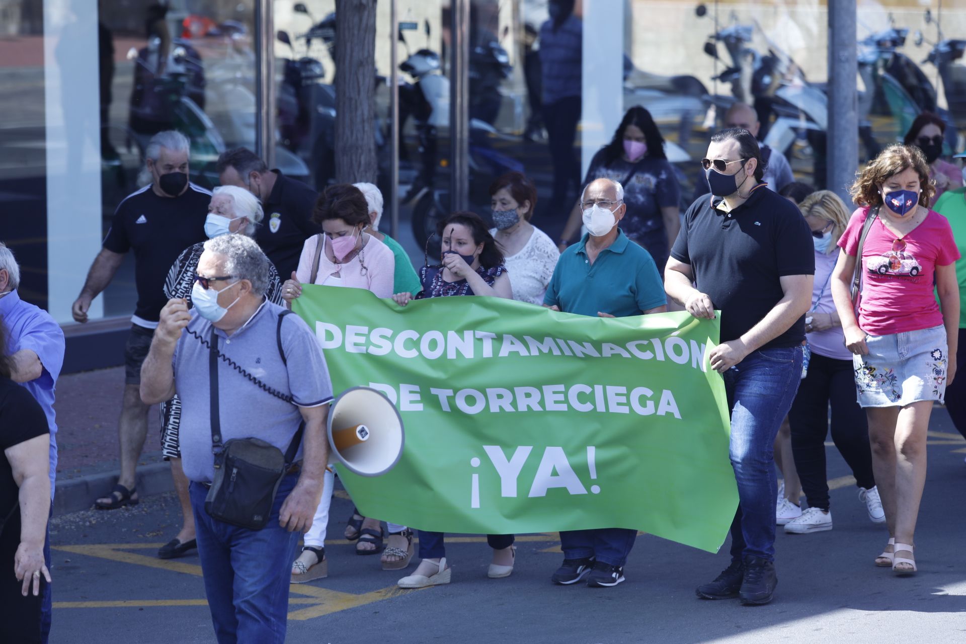 Protesta en Torreciega por la descontaminación del suelo