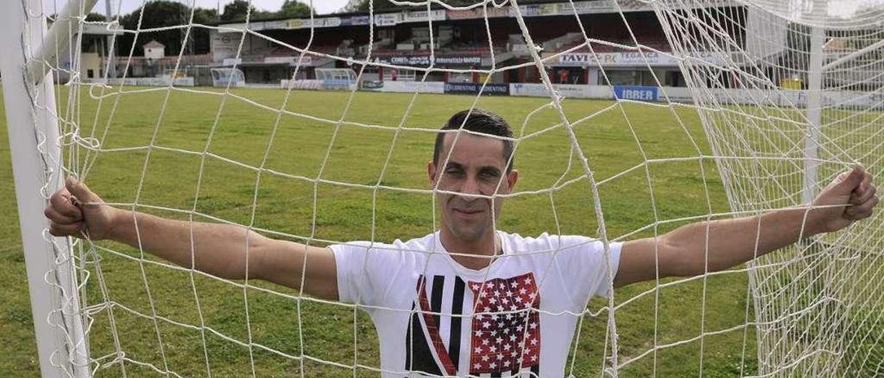 Suso, ayer, en el estadio Manuel Anxo Cortizo, su &quot;hogar&quot; los últimos 16 años. // Bernabé/Javier Lalín