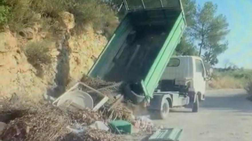 L'Alcora impone la multa más alta de su historia por tirar basura en la vía pública