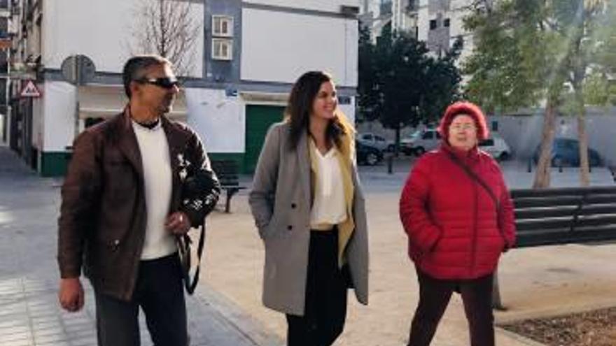 Gómez con la asociación de Vecinos del Forn d&#039;Alcedo.