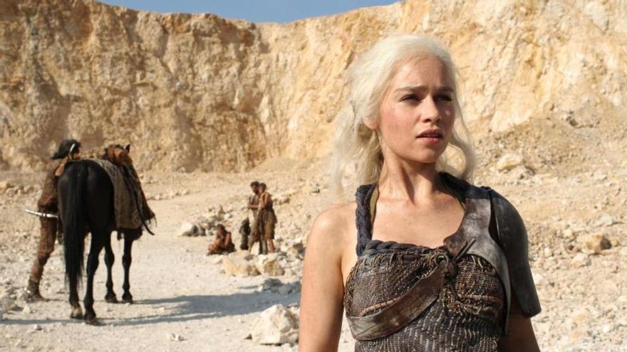 Daenerys, encarnada por Emilia Clarke, en una escena de «Juego de Tronos».