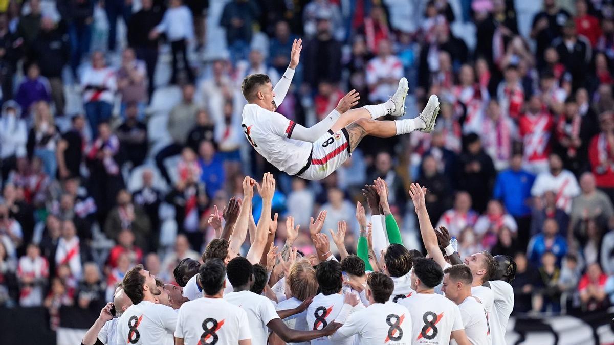 Iñigo Pérez: "La historia del Rayo merece ser contada"