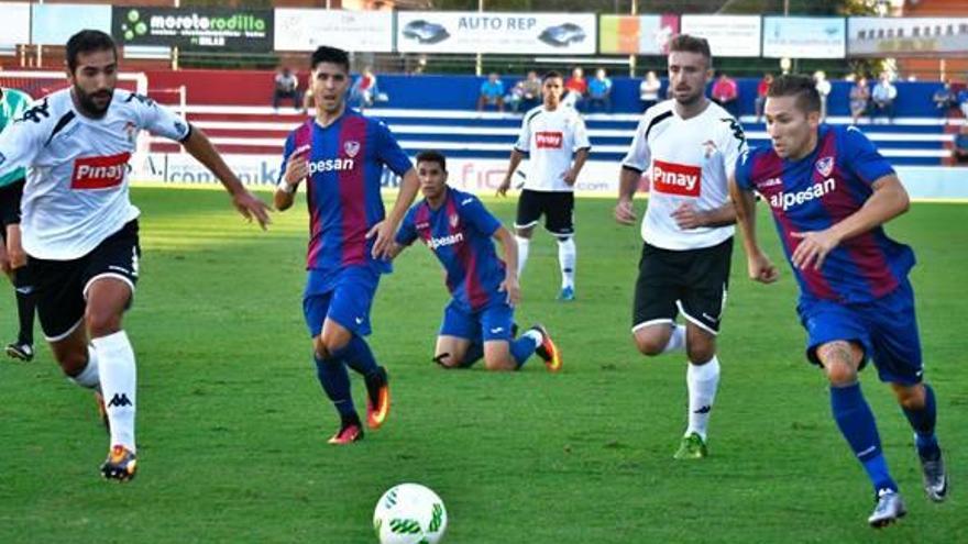 La UD Alzira vence al imparable Ontinyent con un gol en el descuento