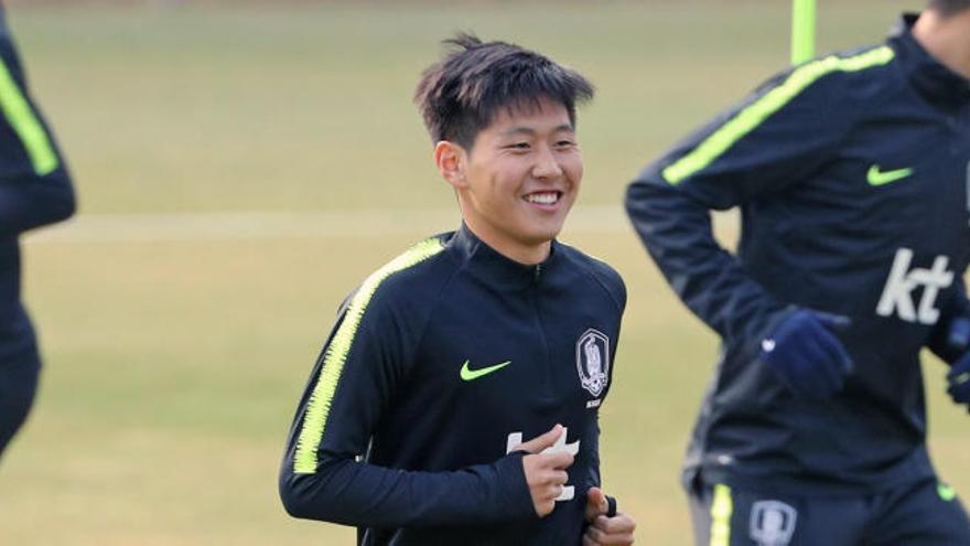 Kang In vuelve de Corea del Sur sin debut