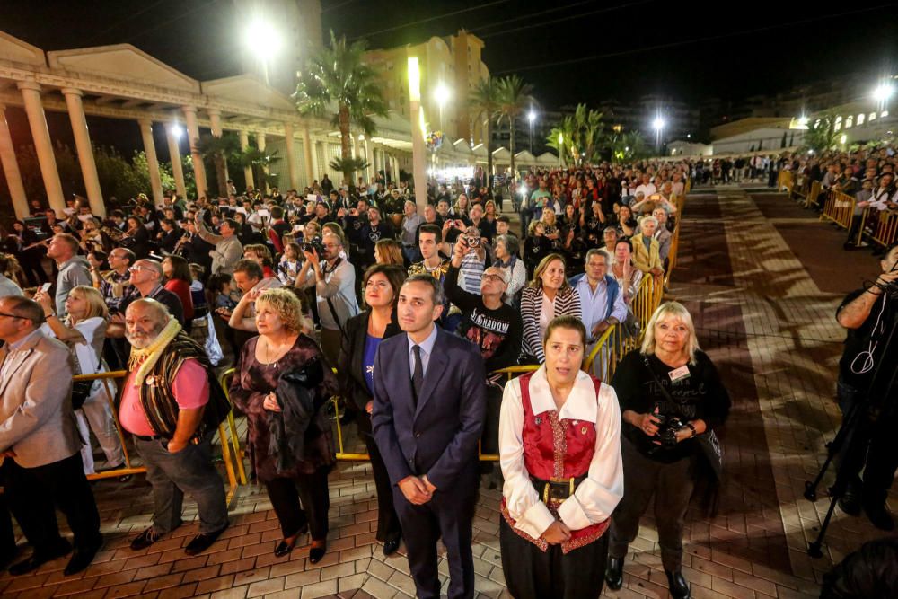 Ximo Terrasala abrió anoche en el castillo las fiestas de Calp.