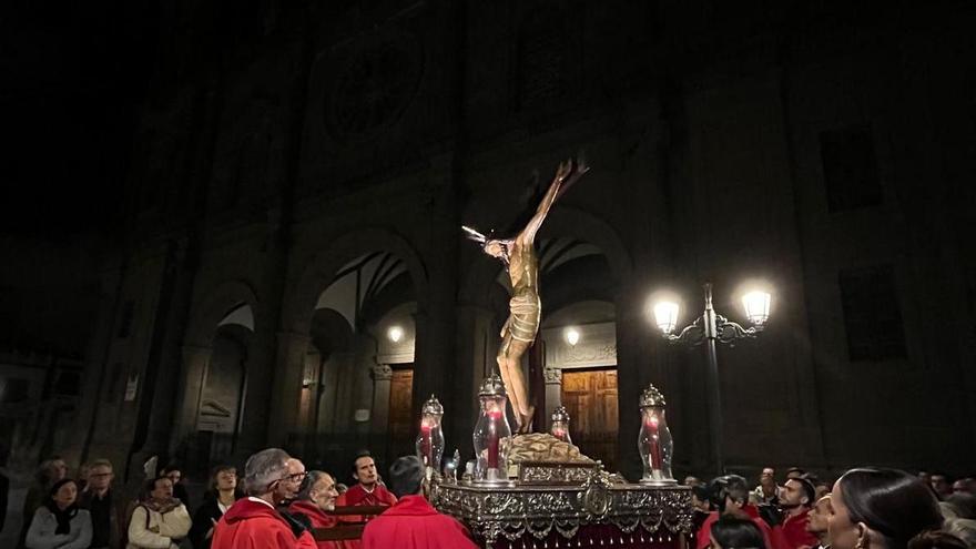 Un grupo de turistas polacos comparte su experiencia tras participar en el Vía Crucis en Las Palmas de Gran Canaria