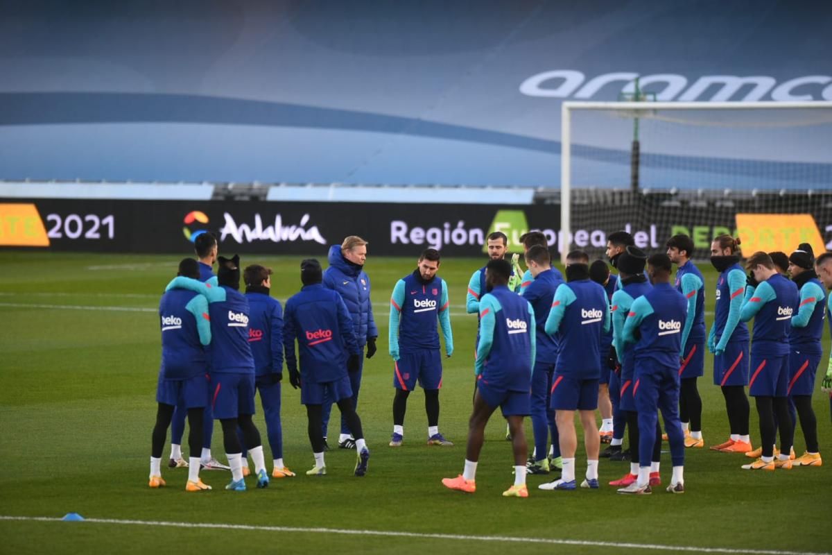 Entrenamiento del FC Barcelona en el estadio de El Arcángel