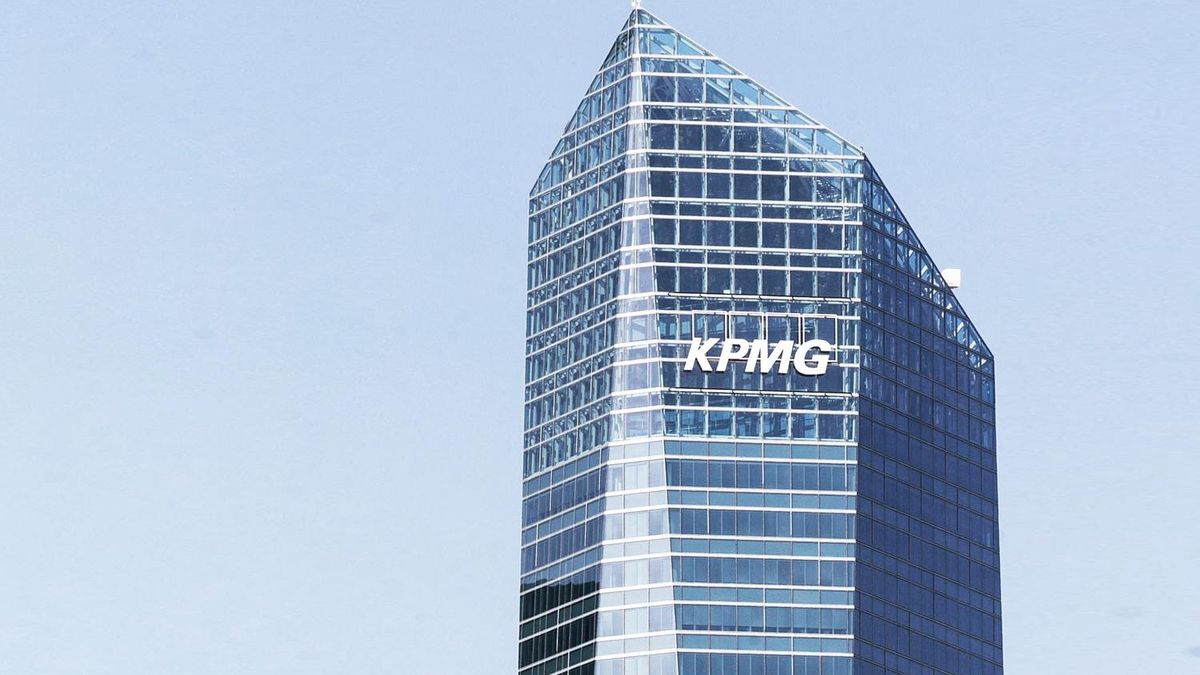 Torre Cristal, en Madrid, donde se ubican las oficinas de la 'big four'