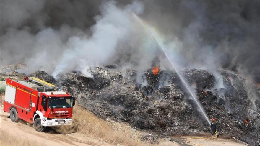 CCOO denuncia &quot;la falta de medios&quot; de los bomberos en el incendio de Recicor