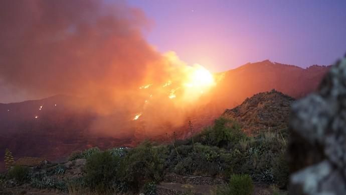 La Cumbre de Gran Canaria amanece en llamas