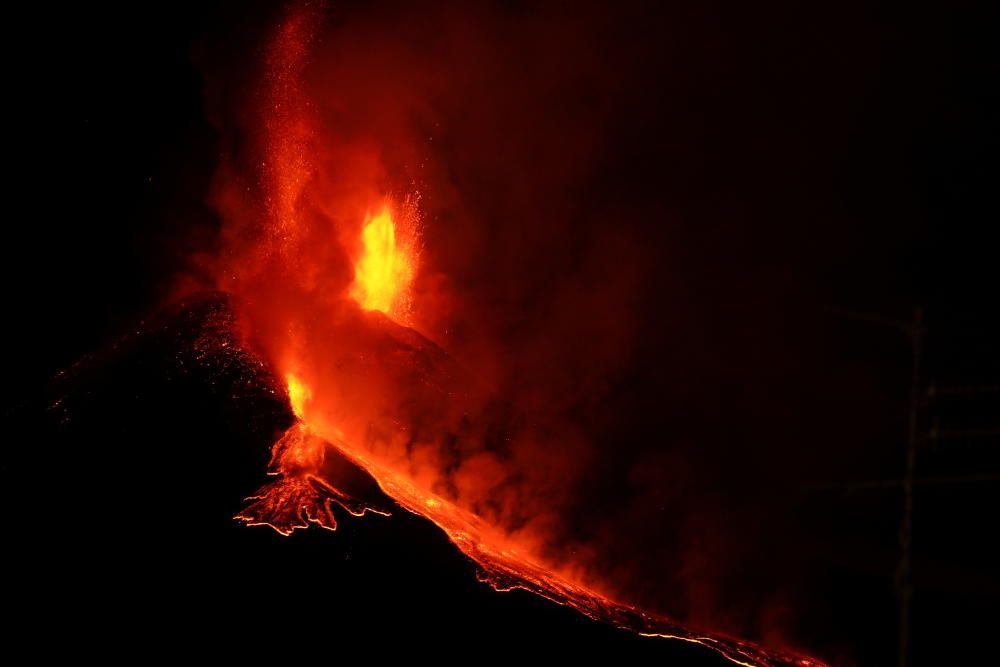 Galeria de fotos: Espectacular erupció de l'Etna a Sicília