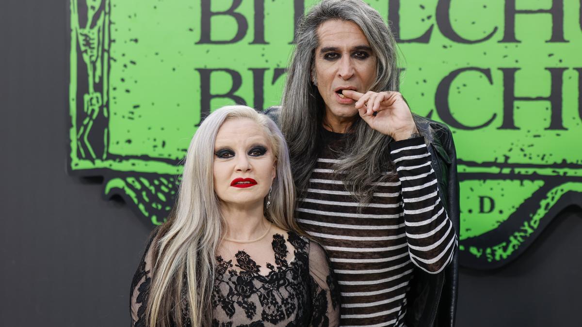 Mario Vaquerizo y Alaska celebran Halloween juntos en el hospital: &quot;Lo que sea para sacar una sonrisa&quot;