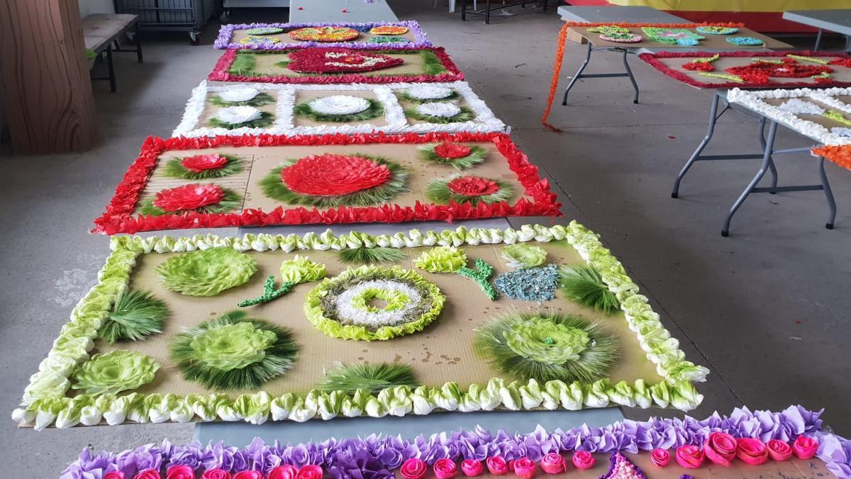 Paneles para las alfombras que instalarán en las calles.