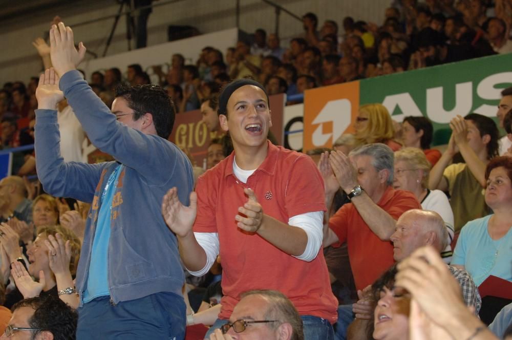 Fotos de la celebració de l'ascens a Huelva i del partit anterior al Nou Congost