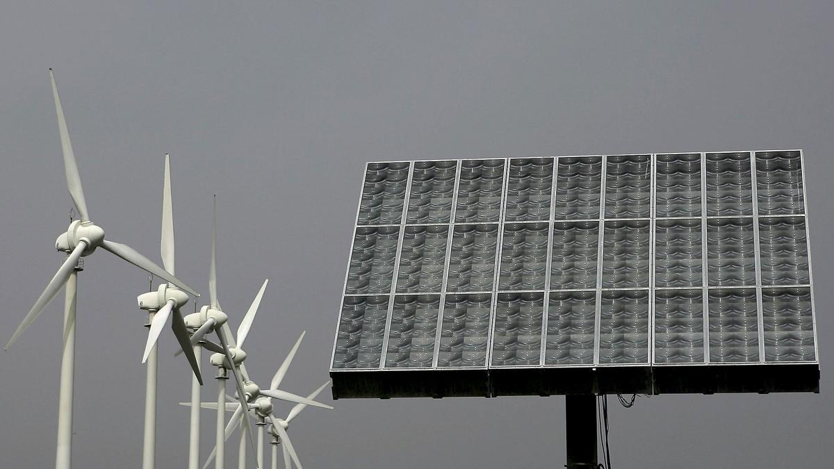 Holaluz y Banco Santander se alían para liderar la instalación de placas solares en España.