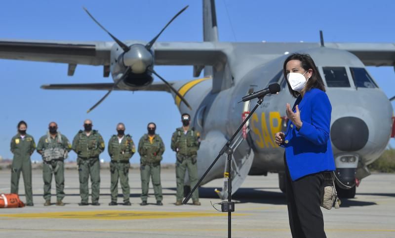 Visita de la ministra de Defensa, Margarita Robles, a Gando