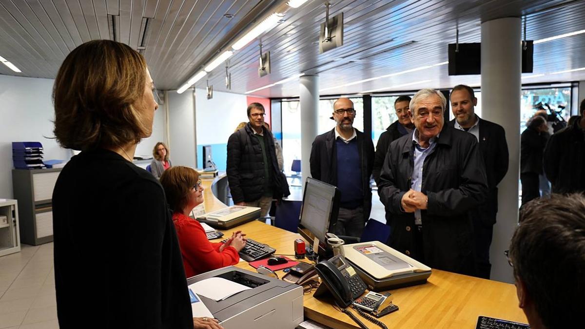 El alcalde de Terrassa, Alfredo Vega, visita las instalaciones de la nueva empresa pública del agua Taigua.