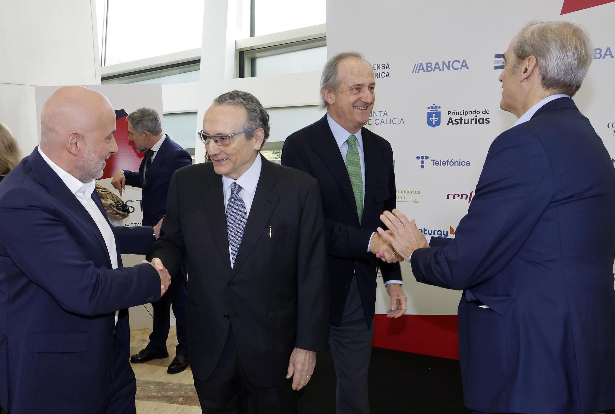 El poder político y empresarial se cita en Santiago
