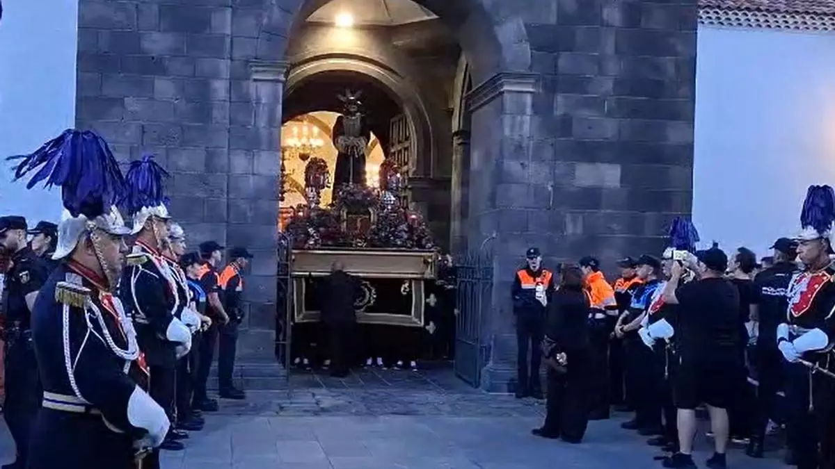 De Santa Cruz al cielo con El Cautivo y ¡Macarena... guapa, guapa y guapa!
