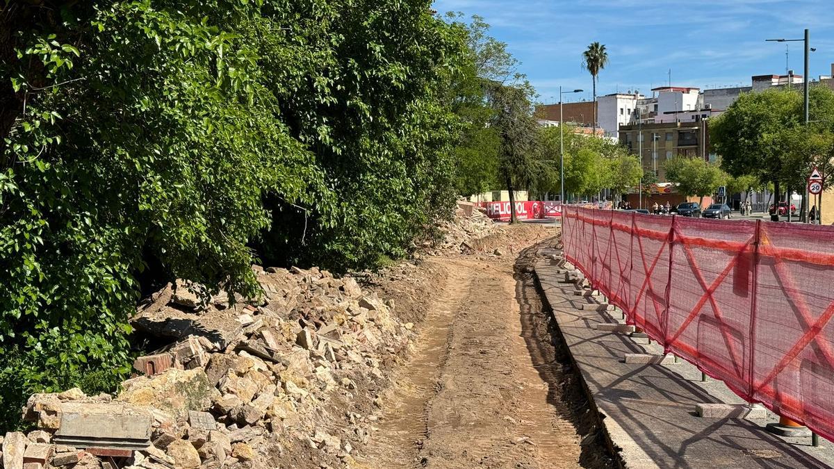 Actuación en la ronda del Marrubial, junto a los pabellones militares.