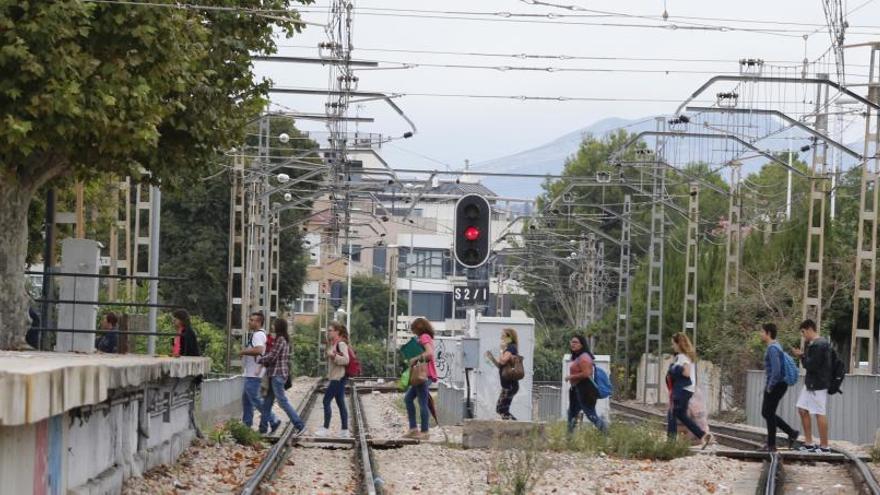 Los municipios exigen soterramiento de vías y más seguridad en las estaciones