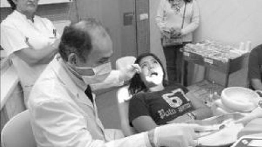 Los niños de 7 y 8 años podrán ir gratis al dentista en el 2008