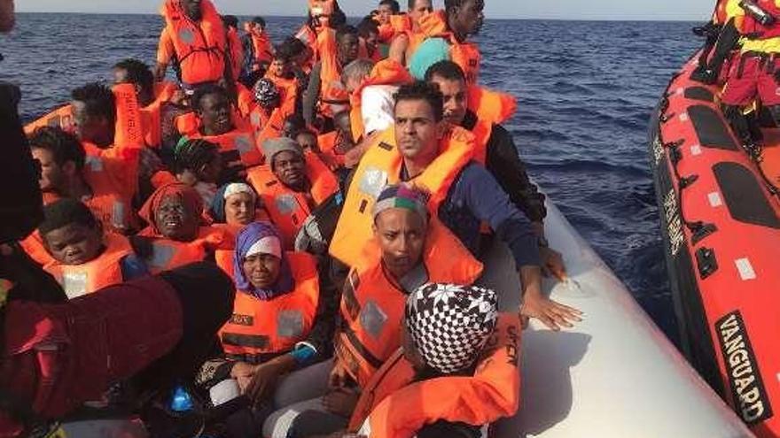 Inmigrantes rescatados por el barco de &quot;Open Arms&quot;. // Europa Press