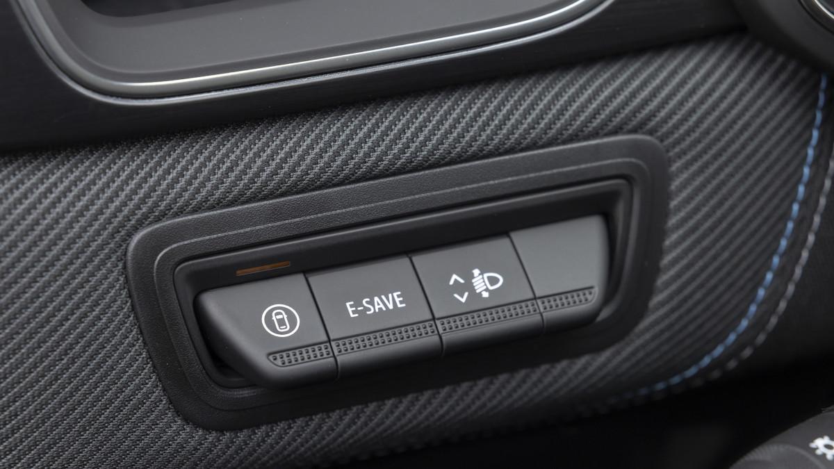 La tecnología híbrida está cada vez más asentada entre los conductores españoles