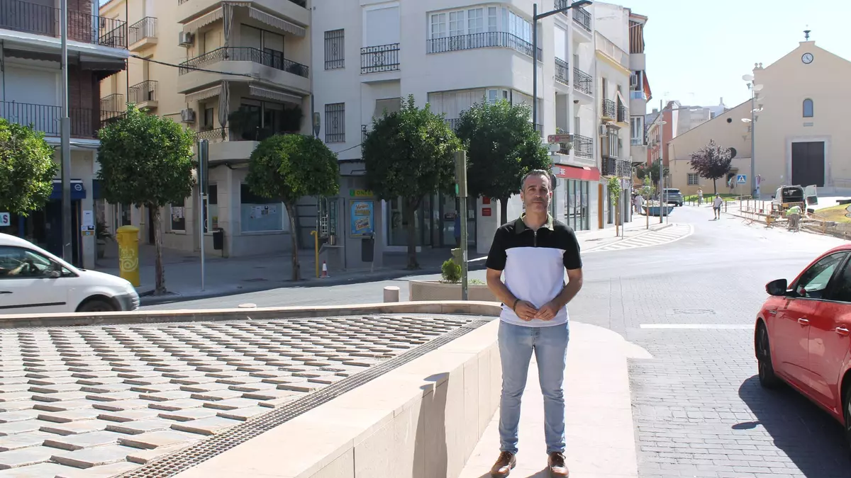 Reorganizan el tráfico de la plaza de España de Baena