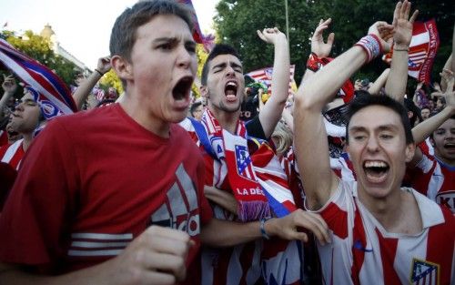 Los aficionados del Atlético celebran la Liga en Madrid