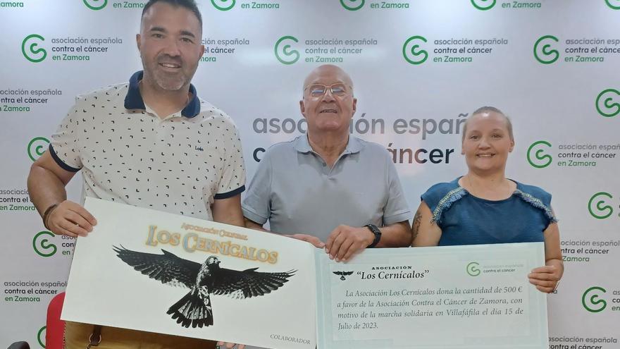 La II Marcha Solidaria &quot;Los Cernícalos&quot; de Villafáfila recauda 500 euros para la lucha contra el cáncer