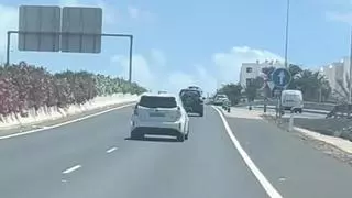 Un taxista salva un accidente 'in extremis' en una autovía de Canarias