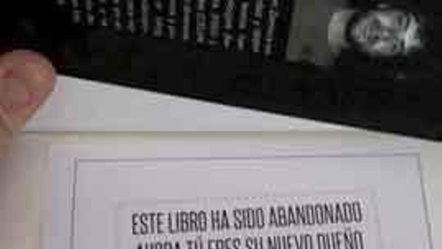 Texto que el autor adjunta a cada libro.