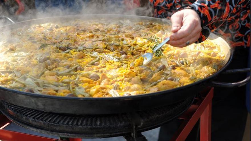 La paella en València se encarga