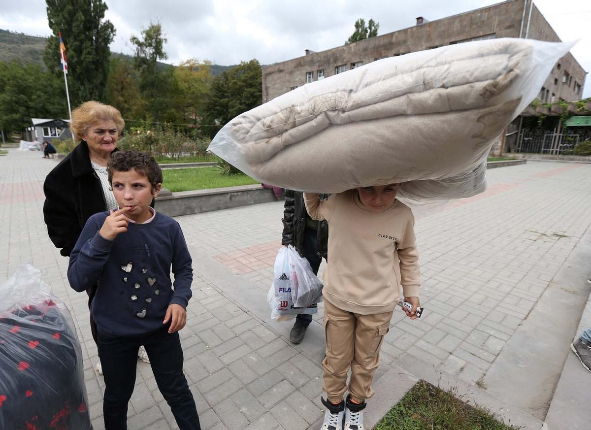 Los refugiados de Alto Karabaj llegan a Kornidzor