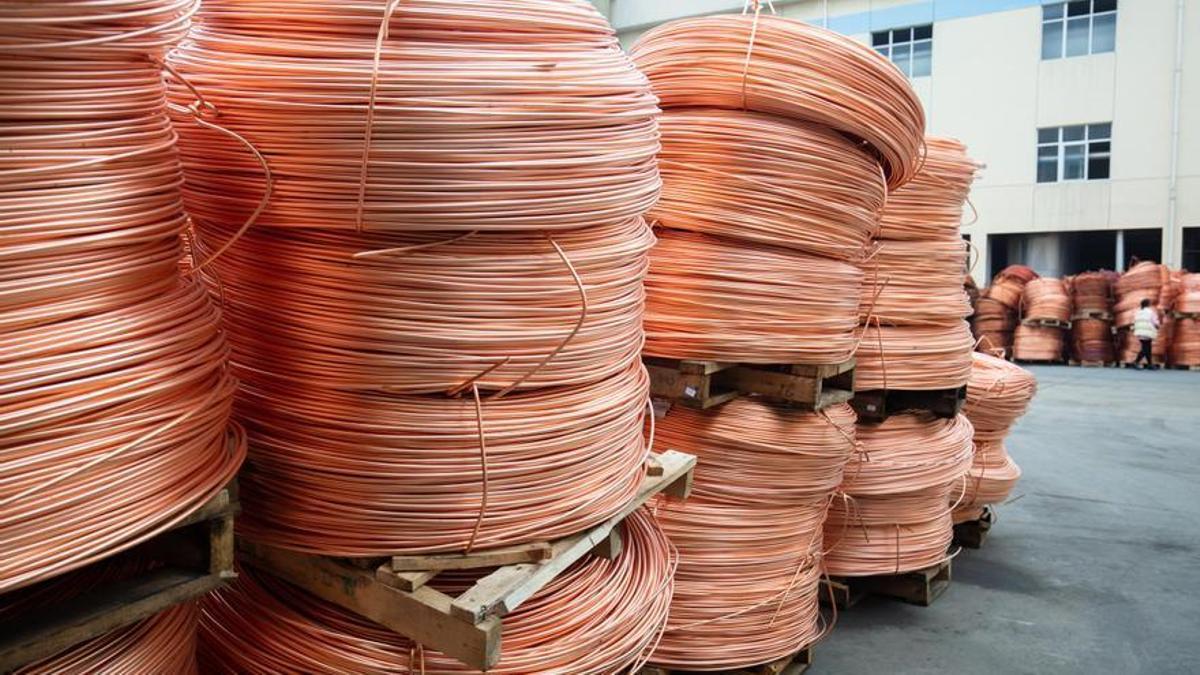 El cobre rompe por primera vez la barrera de los 11.000 dólares ante la posible escasez de suministros