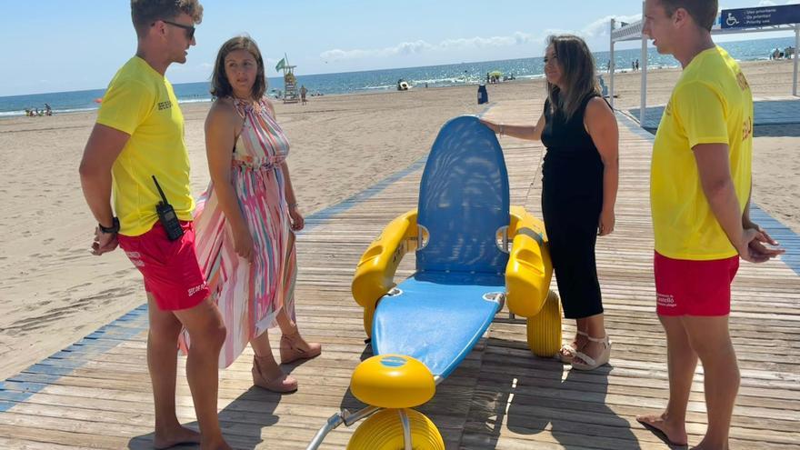 Tres nuevas sillas anfibias mejorarán la accesibilidad de las playas de Castelló