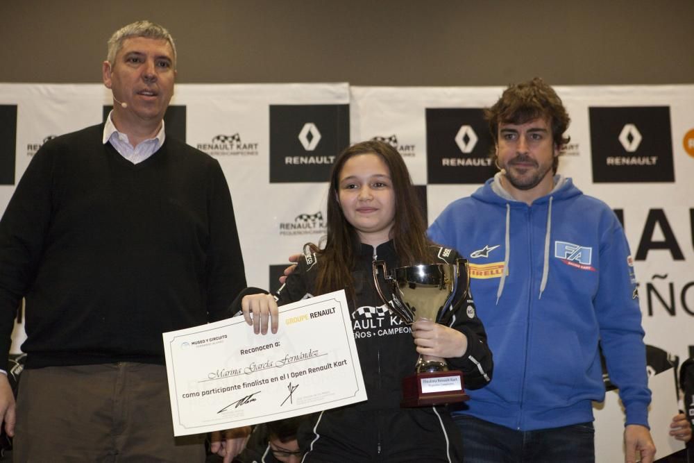 Fernando Alonso entrega los premios Reanult Kart