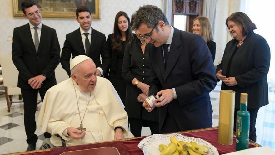 El Govern elogia el Papa  tot i els xocs amb els bisbes